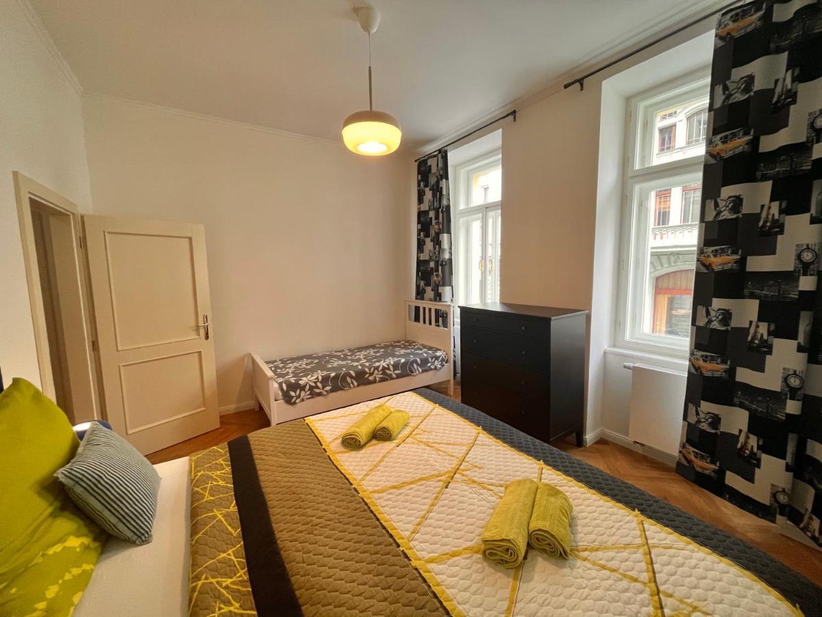 Amazing Apartment Zborovska Prága Kültér fotó