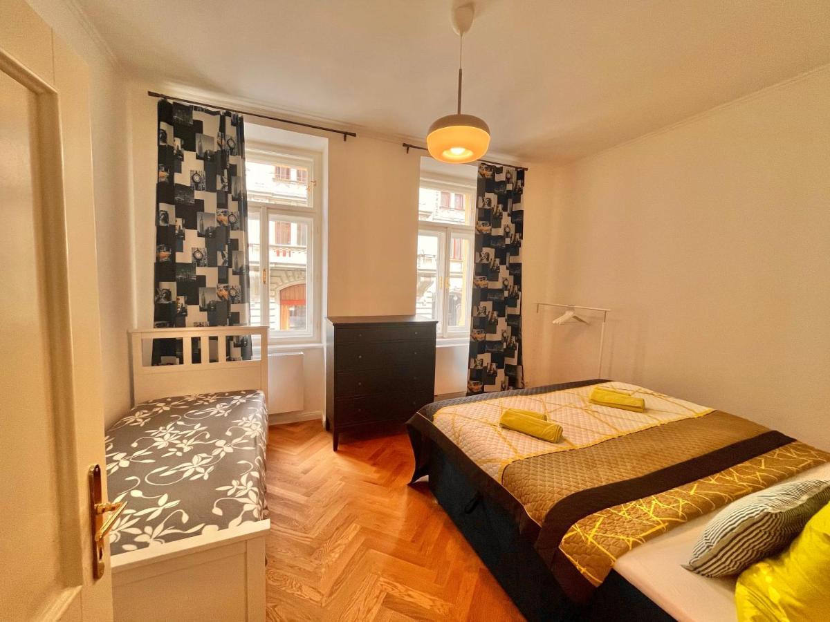 Amazing Apartment Zborovska Prága Kültér fotó